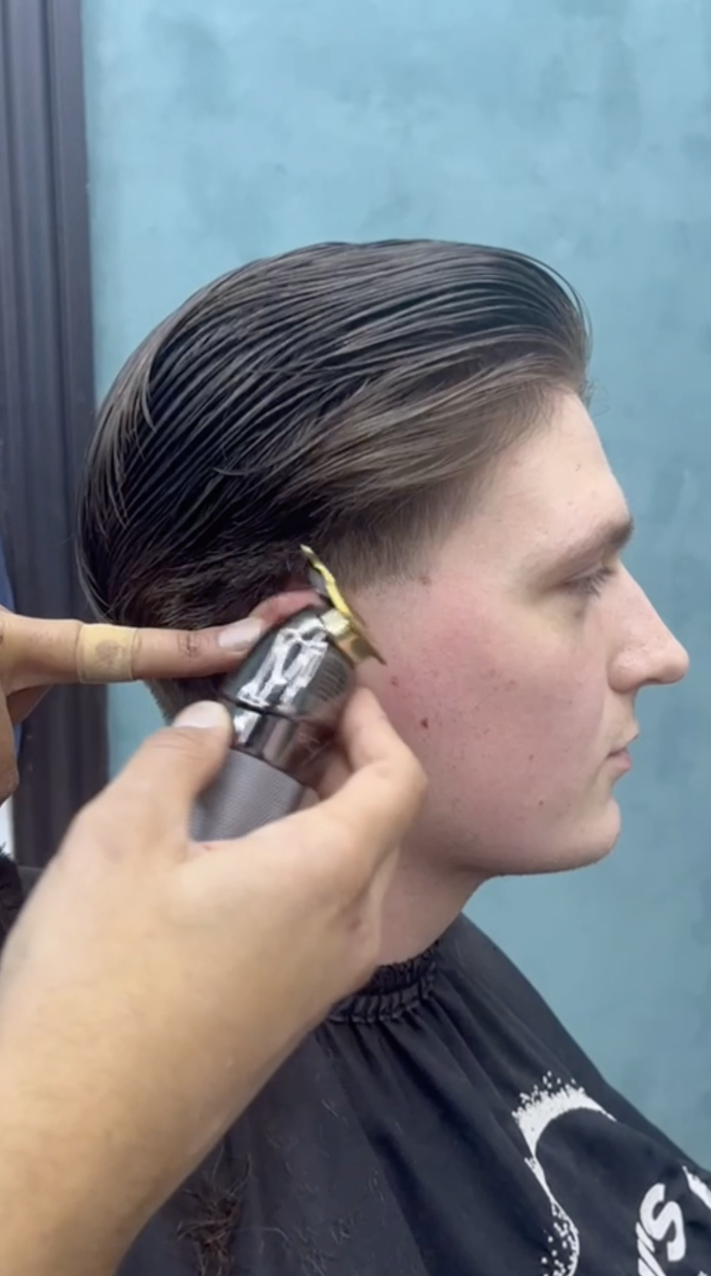 MUJII’S - Frisør og barbershop på Vesterbro, Enghavevej, København